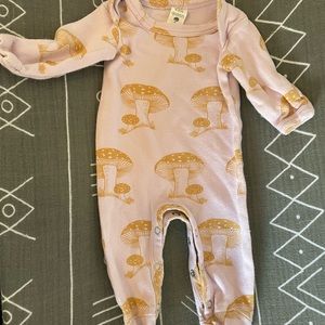 Kate Quinn NB Footie